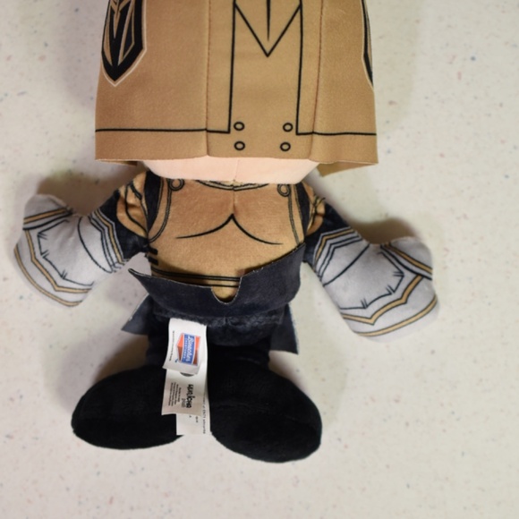Golden Knights Kuricha Bleacher Buddy Plush NEW & EUC Youth Toque - Picture 9 of 12